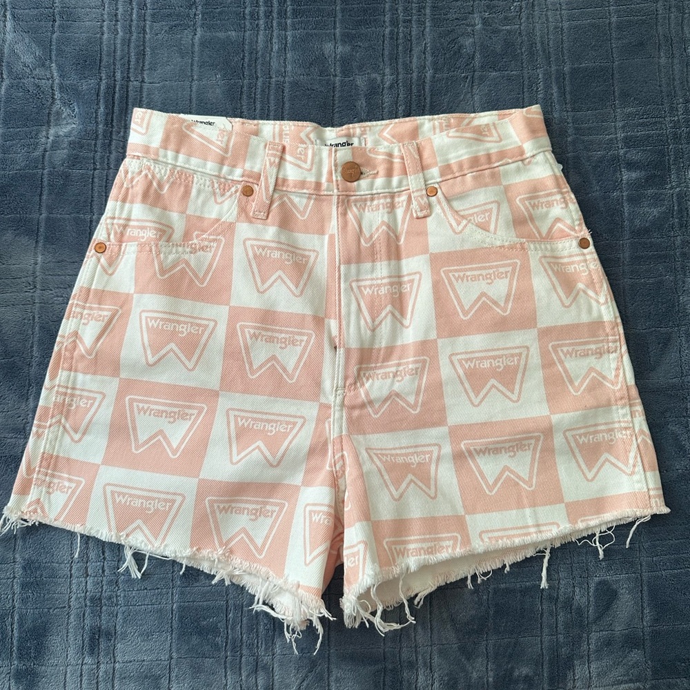 WRANGLER WOMEN'S SIGNATURE PRINT HIGH RISE FESTIVAL SHORTS size 27